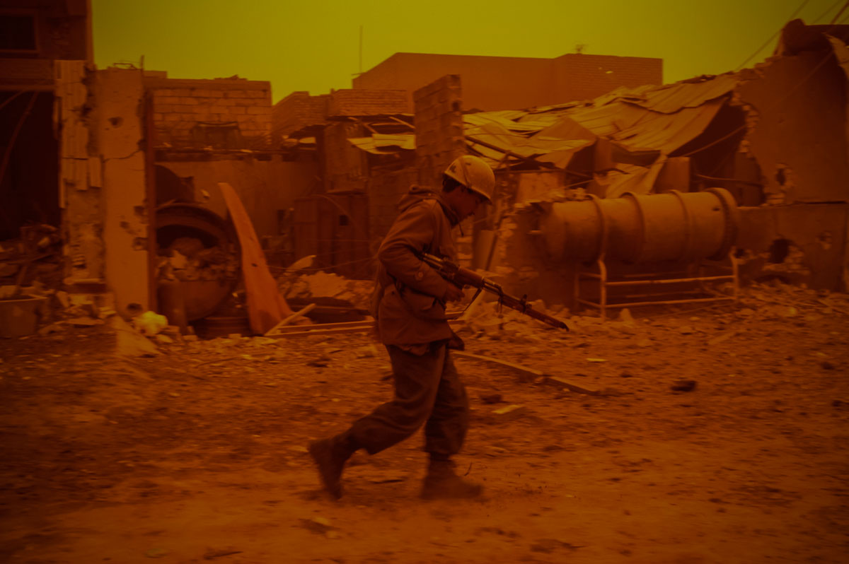 26 Mars 2003.
Al Mansour, quartier d'Al-Shaab, Bagdad.