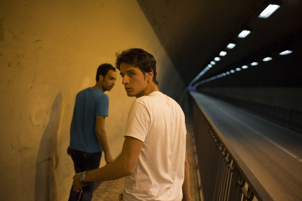 Luqman et Fawad viennent de franchir la frontière entre l’Italie et la France.
Tunnel de Menton, France. 2 août 2013.