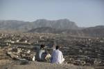 Rohani et Jawid.
« La vie n’a plus de valeur, une vie à l’étranger en vaut mille ici. Les hommes tombent comme des mouches.» Kaboul, Afghanistan. 30 Mars 2013.